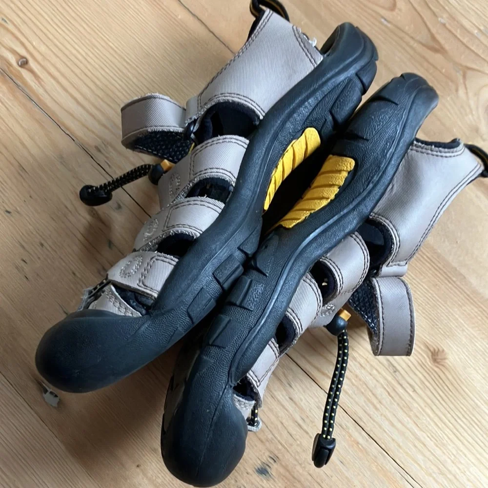 Keen Newport Sandals Youth Boys Size 4